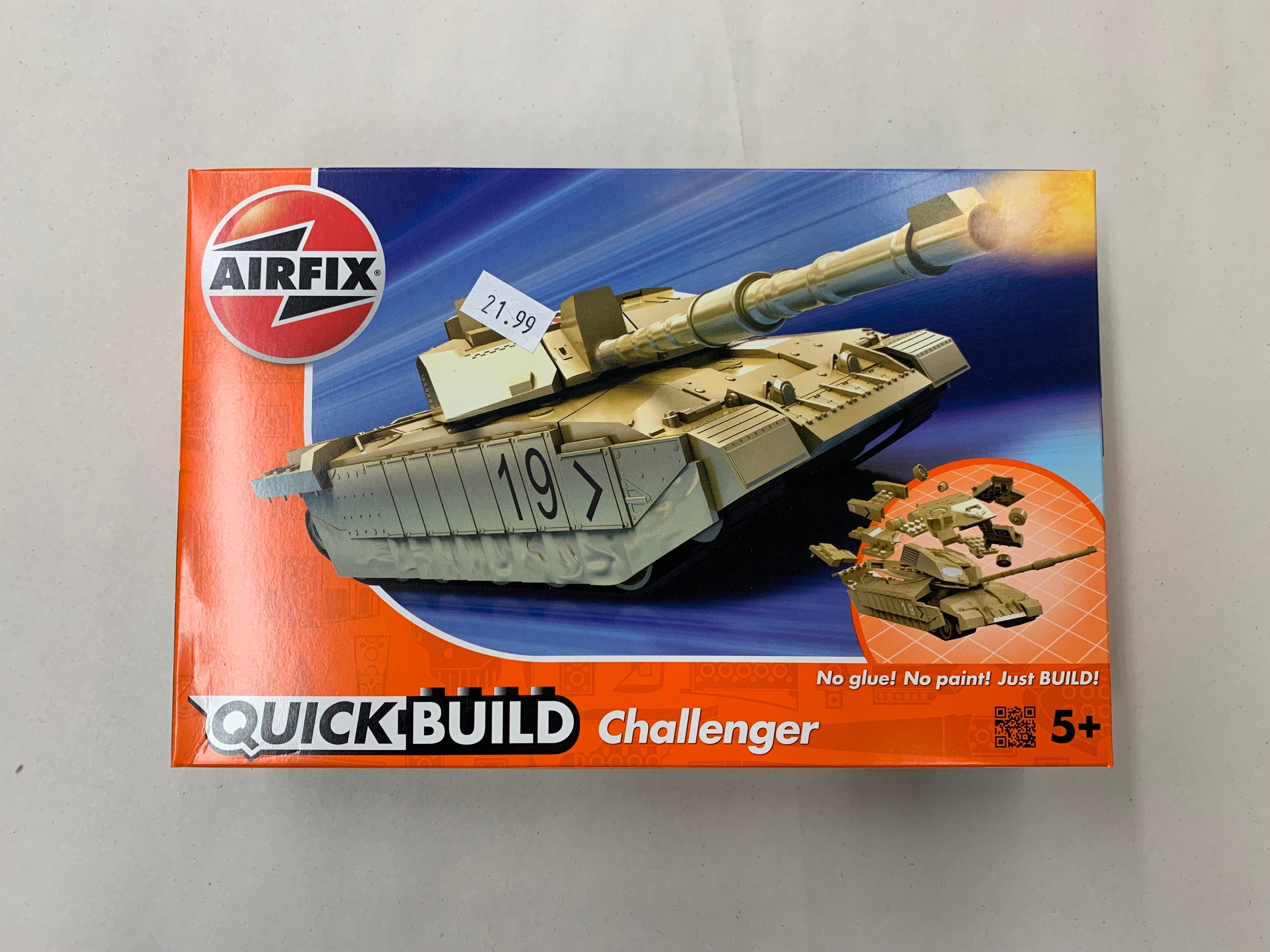 Airfix Quick build Challenger tank snap model kit 6010 Frontline