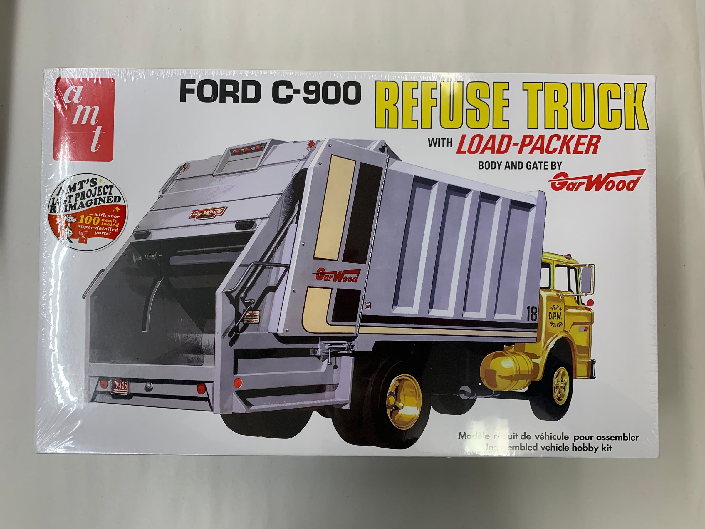 AMT 1/25 Ford C-900 Load Packer Garbage Truck Model Kit 1247